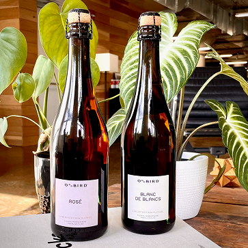 Non-alcoholic sparkling wine bottles for weddings